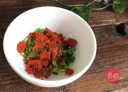 Illustration of how to make spicy cold skin 3