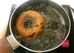 Illustration of how to make black walnut bagels 12