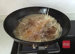 Illustration of how to make vegetable and egg noodles 6