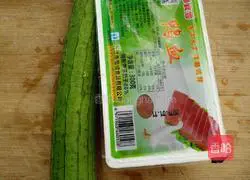 Illustration of how to make duck blood and loofah soup 1