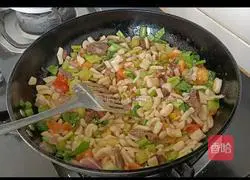 Xinjiang Dingding Fried Noodles Recipe Illustration 10