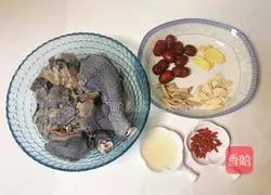 Medicinal black-bone chicken soup recipe 1