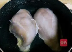 Illustration of how to make cold shredded chicken#light food and reduce fat#2