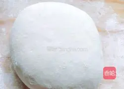 Illustration of how to make steamed dumplings with winter melon and meat filling 4