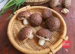 Illustration of how to make imitation mushroom buns 18