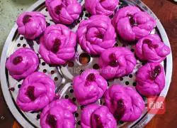 Illustration of how to make love dragon fruit buns 7