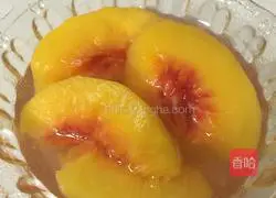 Illustration of how to make canned yellow peaches 4