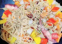 Illustration of how to make squid pasta with basil tube 15