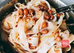 Illustration of how to make spicy and sour cold skin 2