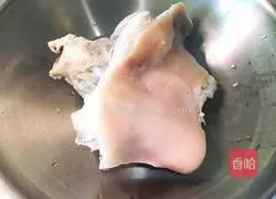 Illustration of how to make white cut hooves 5