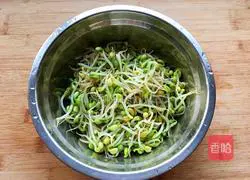 Illustration of how to make cold soybean sprouts 5
