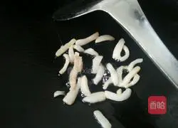Meat Illustration of how to make silk noodles 3