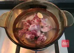 chestnut Illustration of how to make pork rib soup 3