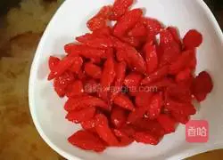 Illustration of how to make papaya and white fungus soup 11