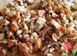 Illustration of how to make leek and spinach vegetarian buns 7