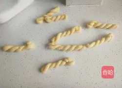 Illustration of how to make fried twists 3