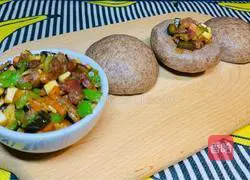 Illustration of how to make rye steamed buns 1