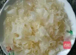 Illustration of how to make Tremella and Lotus Seed Soup 3