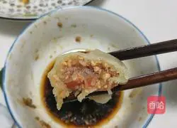 Illustration of how to make tomato stuffed dumplings 9