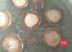 Illustration of how to make pork buns with vegetables and mushrooms 3