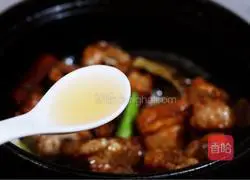 Illustration of how to make abalone and ribs stewed with potatoes 8