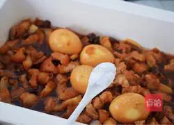 Illustration of how to make Taiwanese braised pork rice 18