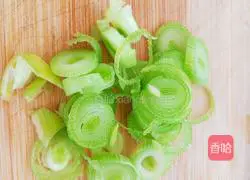 Illustration of how to make tomato and egg noodle soup 7