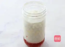 Illustration of how to make Matcha Berry Ice Drink 5