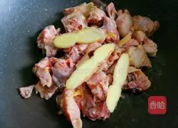 Nutritious Cordyceps Stewed Chicken Soup Illustration 4