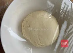 Home version of hand-rolled dough illustration 7
