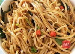 Illustration of Huang Lei's version of scallion oil noodles 7