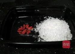 Illustration of how to make rock sugar, tremella and lotus seed soup 7