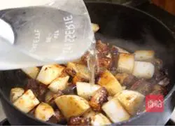 Illustration of how to make radish stewed beef brisket 9