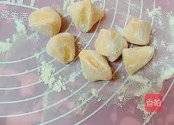 Illustration of how to make salmon and carrot dumplings 11