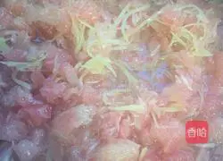 Illustration of how to make homemade honey grapefruit tea 6