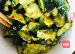 Illustration of how to pat cucumbers 4