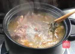 Illustration of Peanut Chicken Soup 9