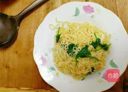Illustration of how to make fried instant noodles 5