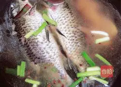 Winter Melon, Coix Seed and Crucian Carp Soup Recipe Illustration 10