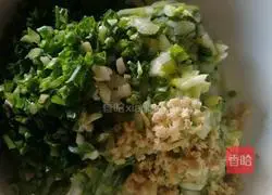 Illustration of how to make vegetarian cabbage dumpling stuffing 2