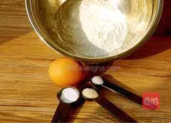 Illustration of how to make old Beijing fried pancakes 1