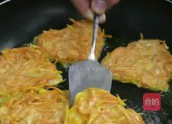 Illustration of how to make heart pumpkin cake 9