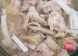 Illustration of how to make coconut chicken soup 7