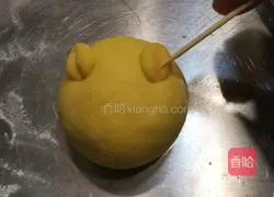 Illustration of how to make pumpkin and bear bean paste buns 7
