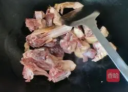 Illustration of tea oil and wolfberry duck soup 3