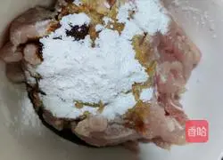 Illustration of how to make shredded pork with green pepper 3