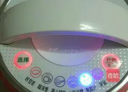 Illustration of how to make carrot and apple juice 3