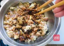 Illustration of how to make pickled cabbage dumplings 9