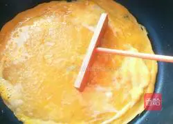 Illustration of how to make carrot and egg pancakes 7