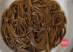 Illustration of how to make chicken shredded buckwheat noodles 2